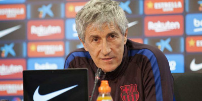 Quique Setien di Kursi Panas Barca